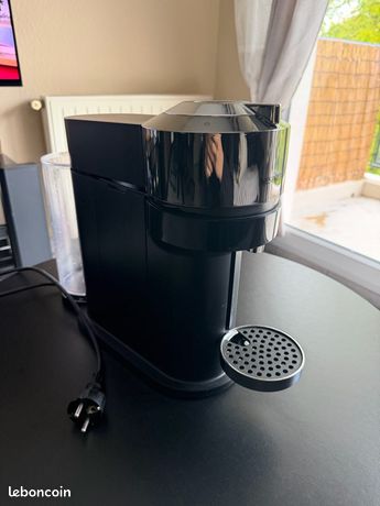 Cafetière Nespresso vertuo chrome