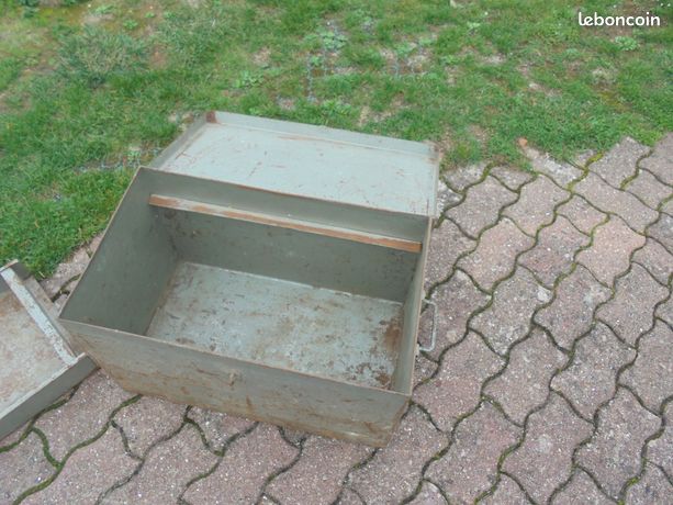 Caisse à outils métal