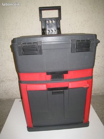 Caisse a outils sur roulettes