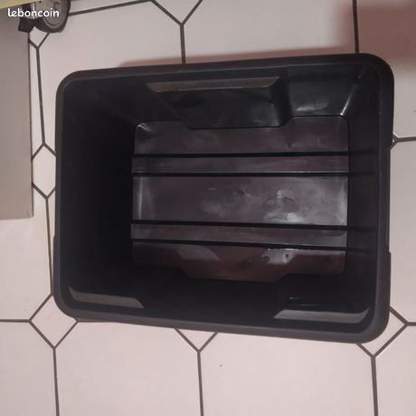 Caisse de rangement noire