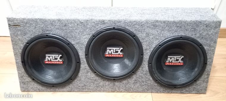 Caisson MTX RTx3DSDiamètre des subwoofers 3x25cmPuissance peak2400wPuissance RMS 600wImpédance 4 ohmPoids 28kgprix