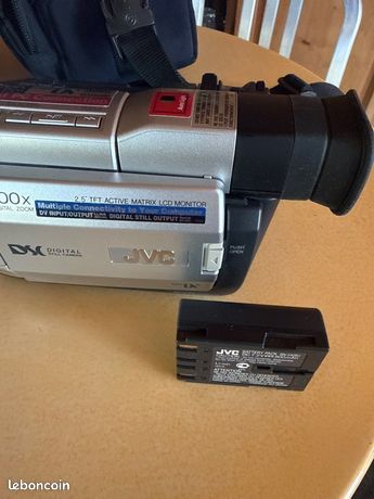 Caméra JVC MiniDV Vintage Collector Double batterie + accessoires Excellent état