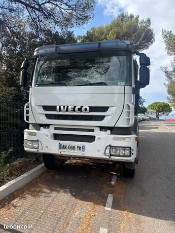 Camion 8x4 32 tonnes benne Tp