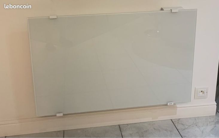 CAMPAVERT SÉLECT A vendre Radiateur CAMPA CAPAVER SÉLECT en très bon état. Modèle horizontal Couleur blanc Puissance 2000w Largeur 1098mm Hauteur 690mm Épaisseur 121mm Poids 28kg