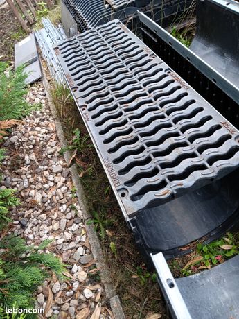 Caniveau PP monté grille fonte D400 largeur 300