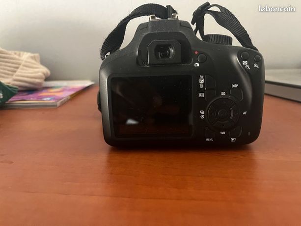 Canon EOS 4000D- Noir + Objectif EF-S 18-55mm f/3.5-5.6 III