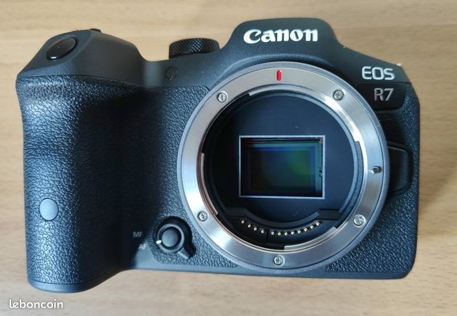Canon EOS R7 + 18-150mm