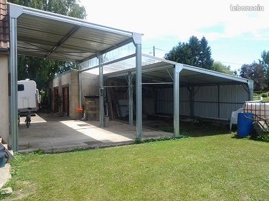 Carport / Hangar en acier – Fabrication artisanale & pose incluse