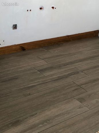 Carrelage grès cérame émaillé effet bois