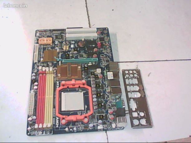 Carte mere GIGABYTE GA-MA770-DS3 REV 1.0 socket AM2