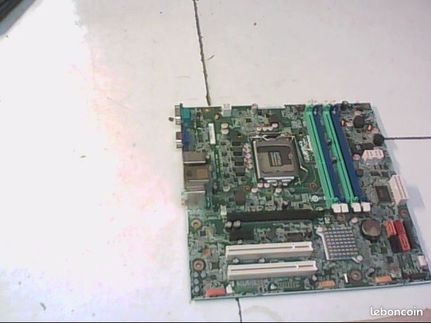 Carte mere LENOVO IS8XM REV 1.0 03T7158 sans plaque M83 M83P M93P M8500