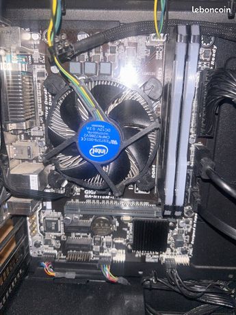 Carte mère Gigabyte et processeur Intel i3 6100