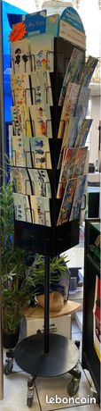Cartes postales avec ou sans présentoir à roulettes
