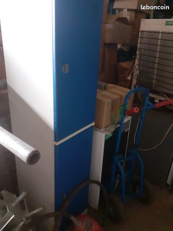 Casier métallique double compartiment fermetures par cadenas