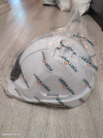 Casque de chantier avec Jugulaire et porte carte BTP