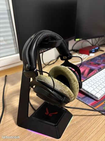 Casque et support casque