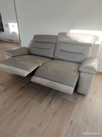 canapé cuir électrique. Cuir entretenu