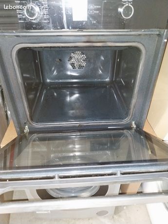 Cède ce four Sauter encastrable