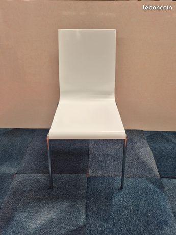 Chaise blanche pedrali