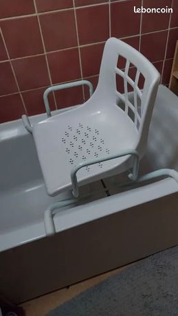 Chaise de bain pivotante