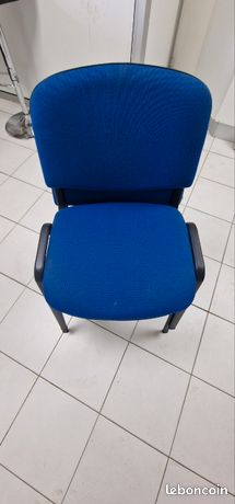 Chaise de bureau bleue