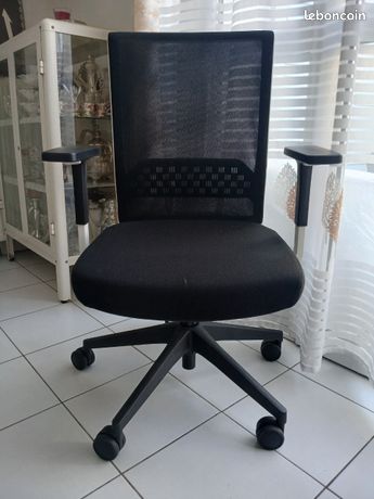 Chaise de bureau ergonomique en bon état