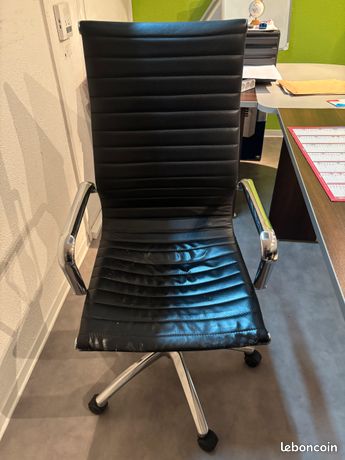 Chaise de bureau noir en cuire