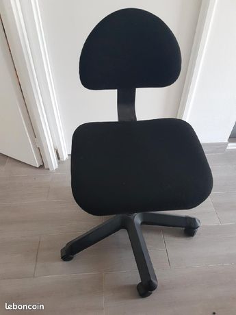 Chaise de bureau noire