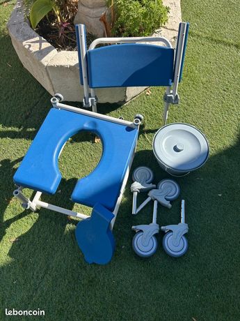 Chaise de toilette pour personne âgée ou handicapée
