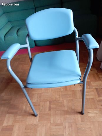 Chaise médicale percée avec accoudoirs
