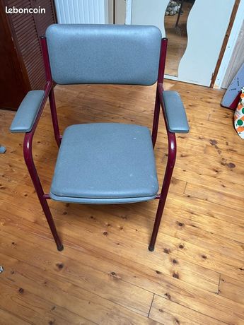 Chaise percée médicale