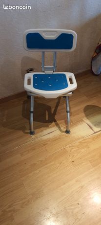 Chaise pliable de salle de bain