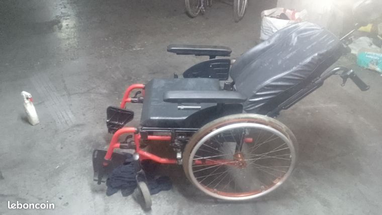 Chaise roulant manuel