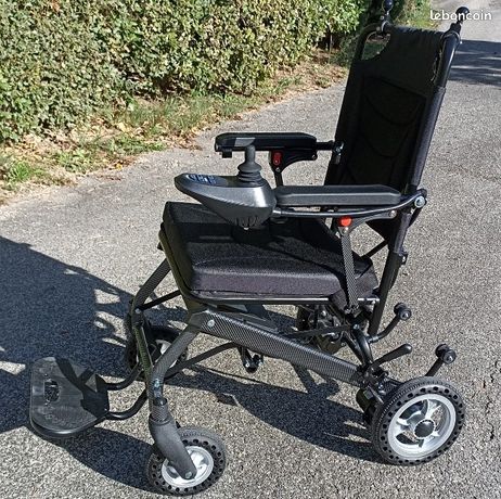 Chaise roulante électrique légère repliable et portable pour personnes âgées