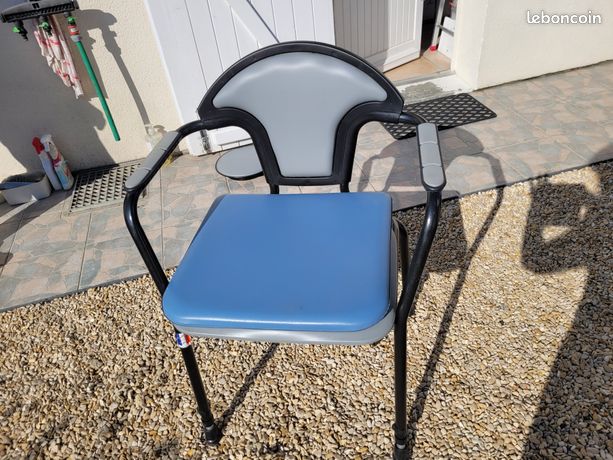 Chaise toilette percee