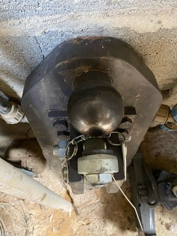 Chapes d’attelage scharmüller CLAAS