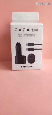 Chargeur auto super rapide 60w 2 ports avec un câble type C Samsung possède une sortie USB A de 15w et une autre sortie USB-C de 45w