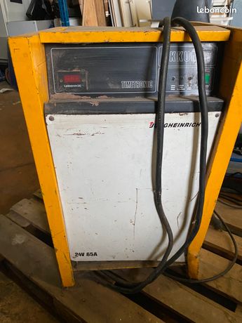 Chargeur chariot elevateur