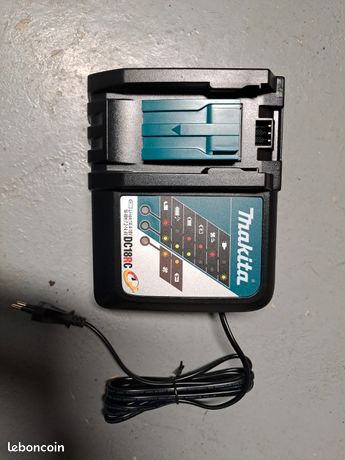 Chargeur Makita DC18RC