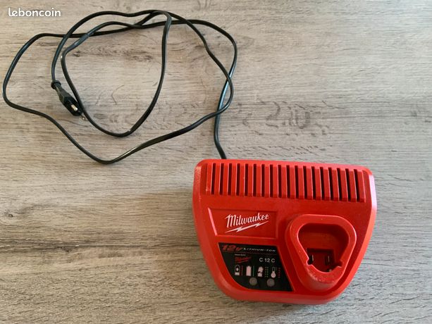 Chargeur Milwaukee