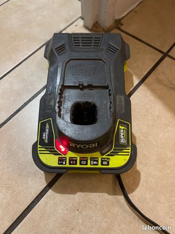 Chargeur RYOBI 18V super FAST CHARGER