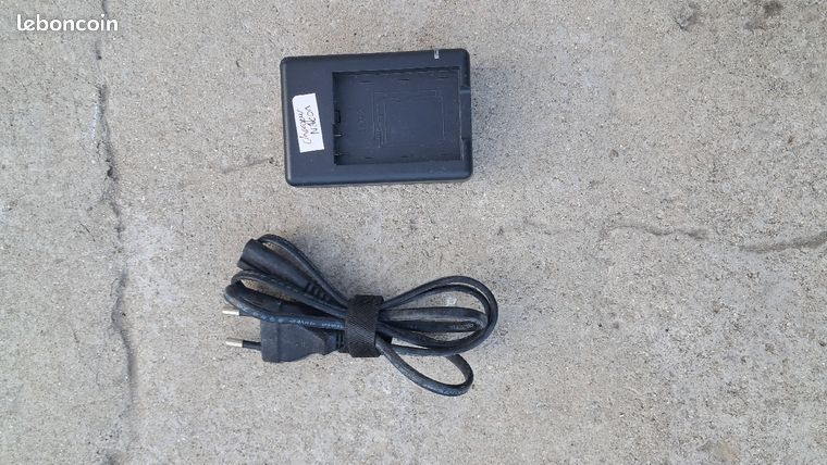 Chargeur secteur pour batterie dappareil photo Nikon 84 V / 550 mA