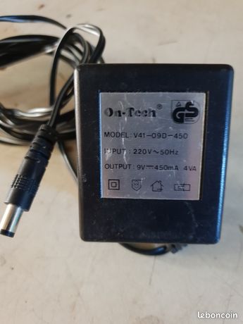 Chargeur / adaptateur AC 9V/450 mA