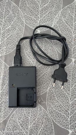 Chargeur Sony BC-CSGB