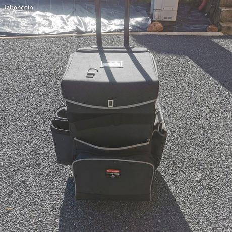 Chariot de ménage Rubbermaid