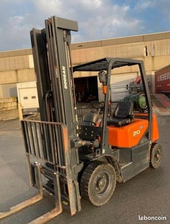 Chariot Élévateur doosan gaz 2T