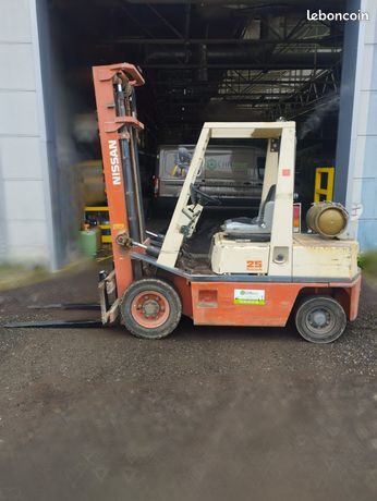Chariot élévateur fenwick 2,5 tonnes gaz type PH02A25U