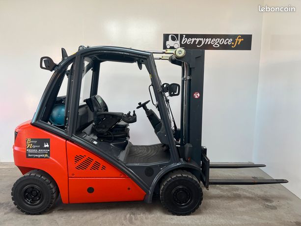 Chariot élévateur FENWICK Gaz 2.5 T, triplex 4.71 m