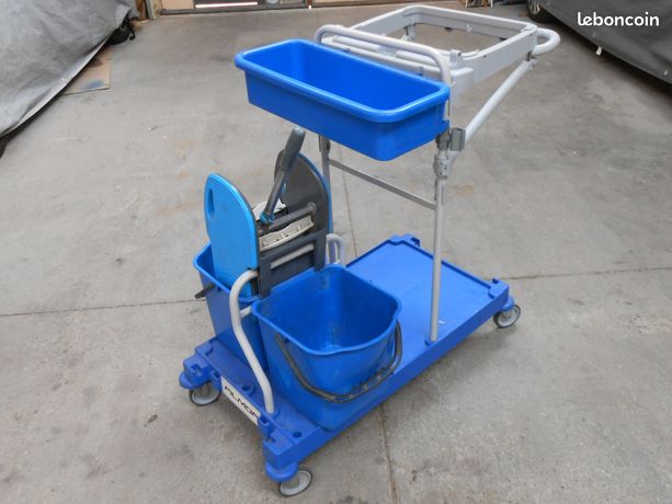 Chariot servante de nettoyage