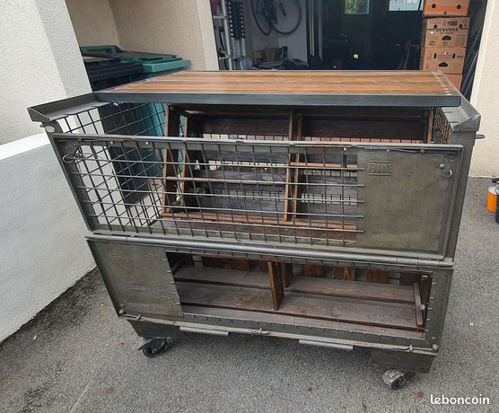 Chariot sur roulettes pour bouteilles de vin